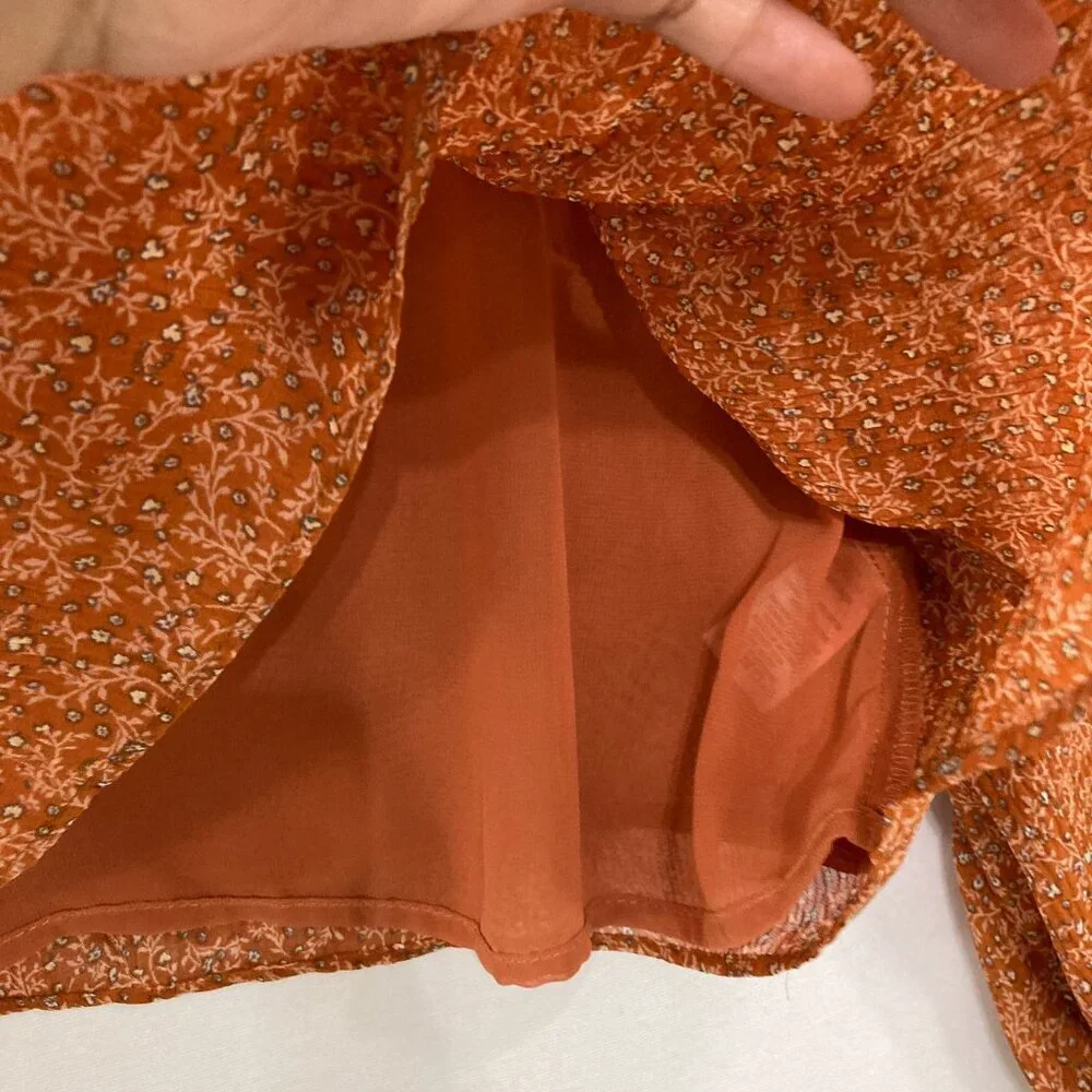 ASTR The‎ Label Small Puff Sleeve Blouse in Ditsy Floral Orange Feminine Elegant